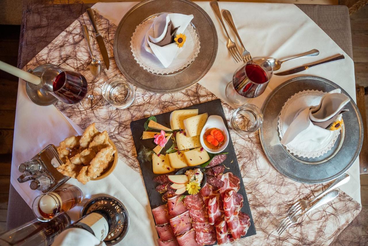 Charme Hotel Uridl Santa Cristina Val Gardena Ngoại thất bức ảnh